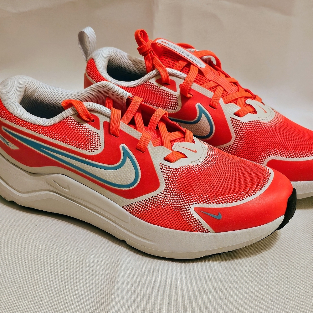 Brand New Nike Shoes Cosmic Runner GS Bright Crimson/Dusty Cactus 4.5 Y Women  6
